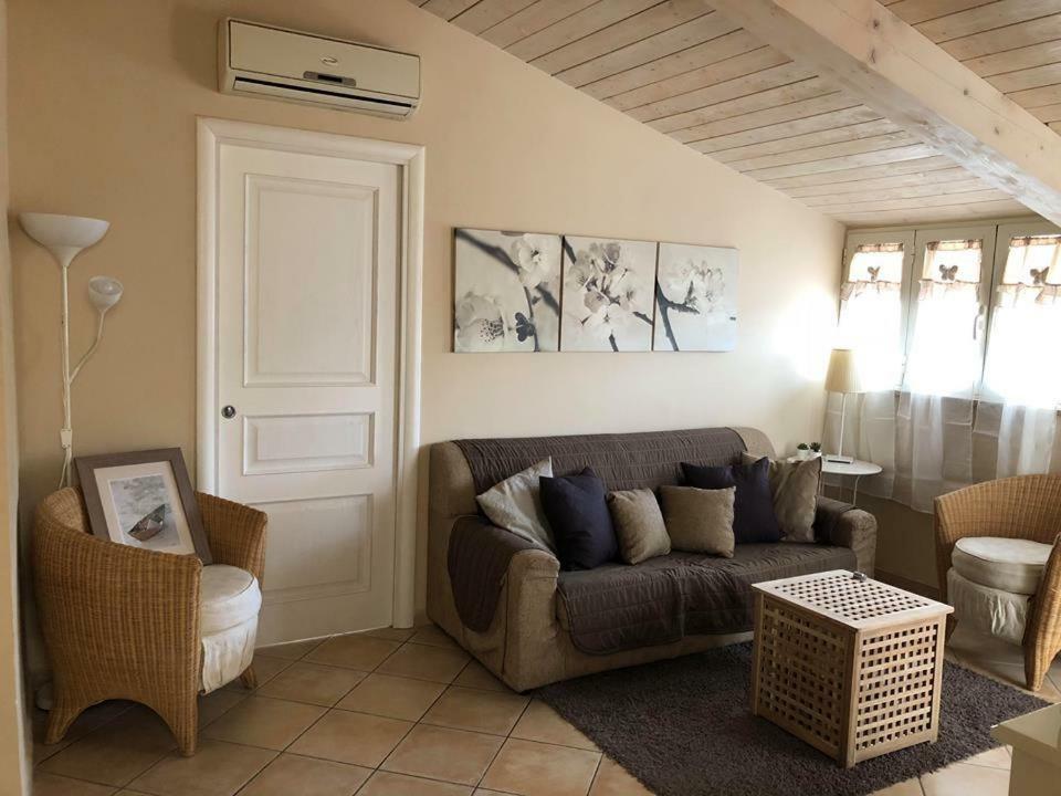 Suite Borboni'S House/ Loft กาแซร์ตา ภายนอก รูปภาพ